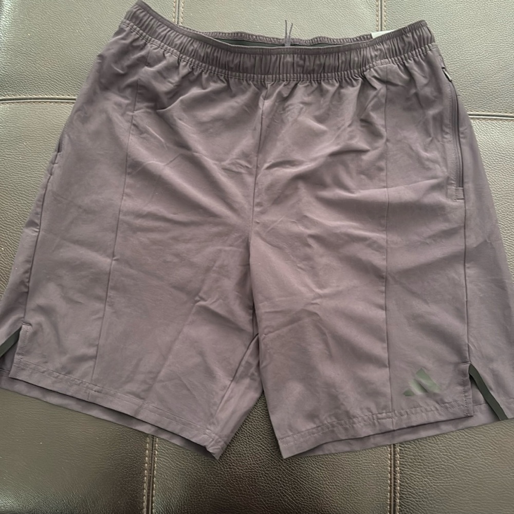 Adidas Men’s D4T shorts 9 inch sport shorts with zipper pockets